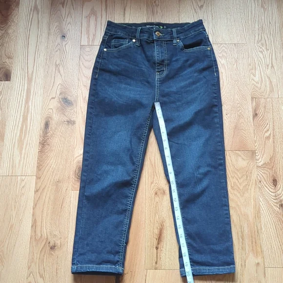 Simon Chang. Dark Jeans. Size Small - Picture 9 of 10
